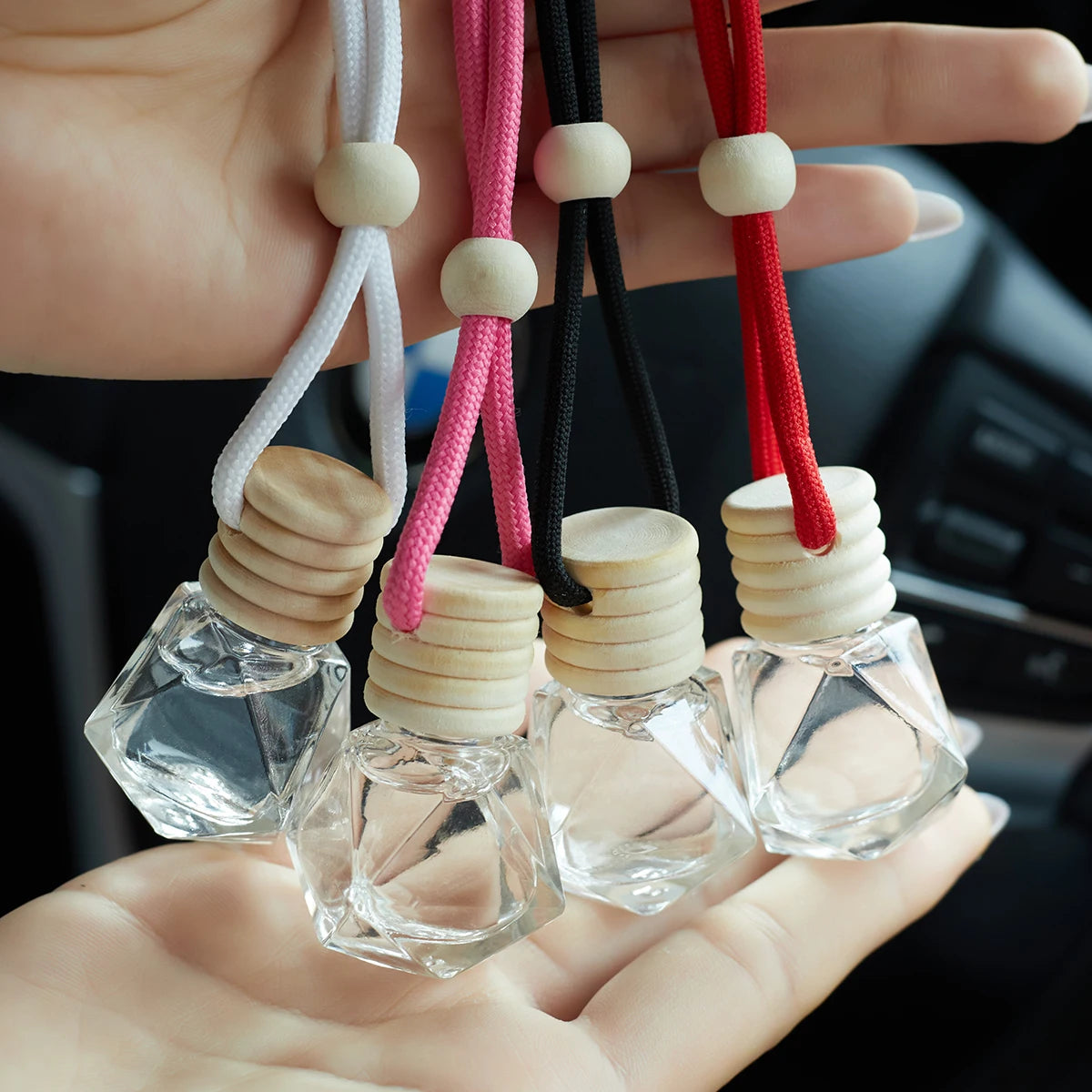 Diffuseur de Parfum Voiture 8ml – Suspension Aromatique | Plusieurs Parfums